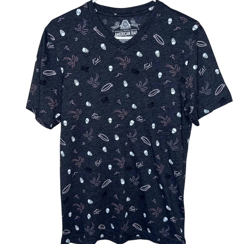 American Rag Men’s Skulls and Palm Trees v-neck T-shirt Size Small
